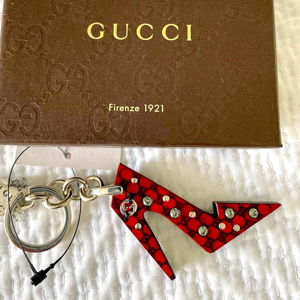 FABULOUS Gucci Stiletto Charm Keychain NWT and box!  Red stiletto w/Gucci logo